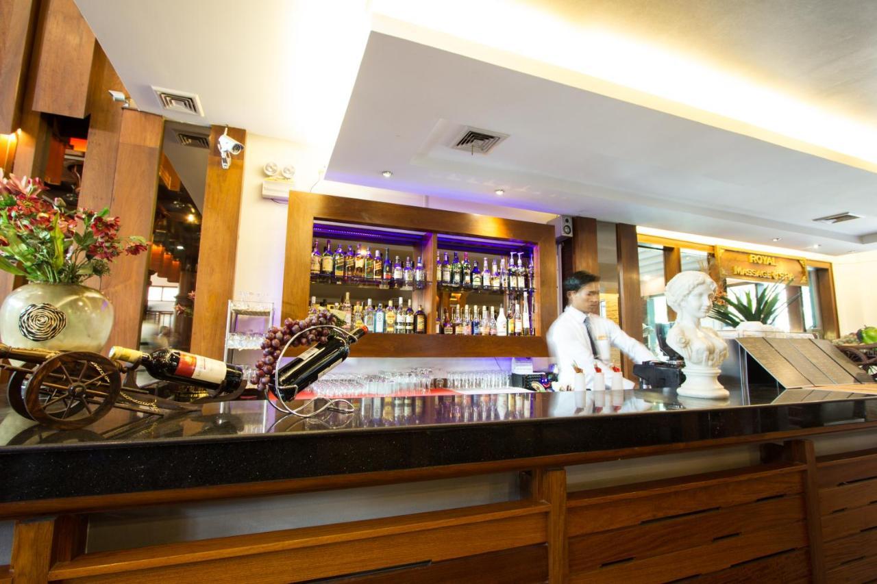 Royal Empire Premium Hotel Siem Reap Exterior foto