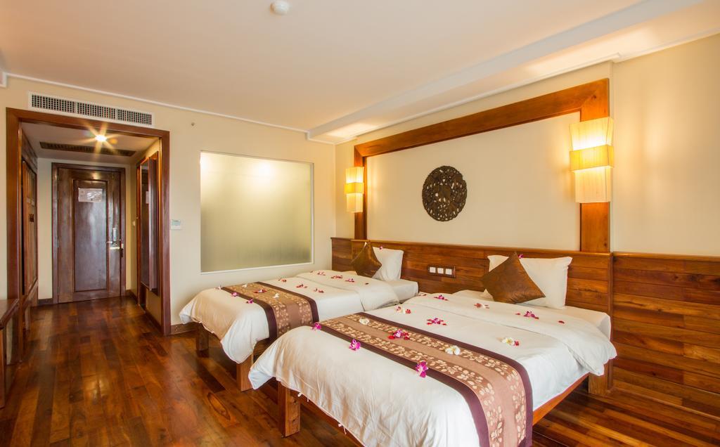 Royal Empire Premium Hotel Siem Reap Quarto foto