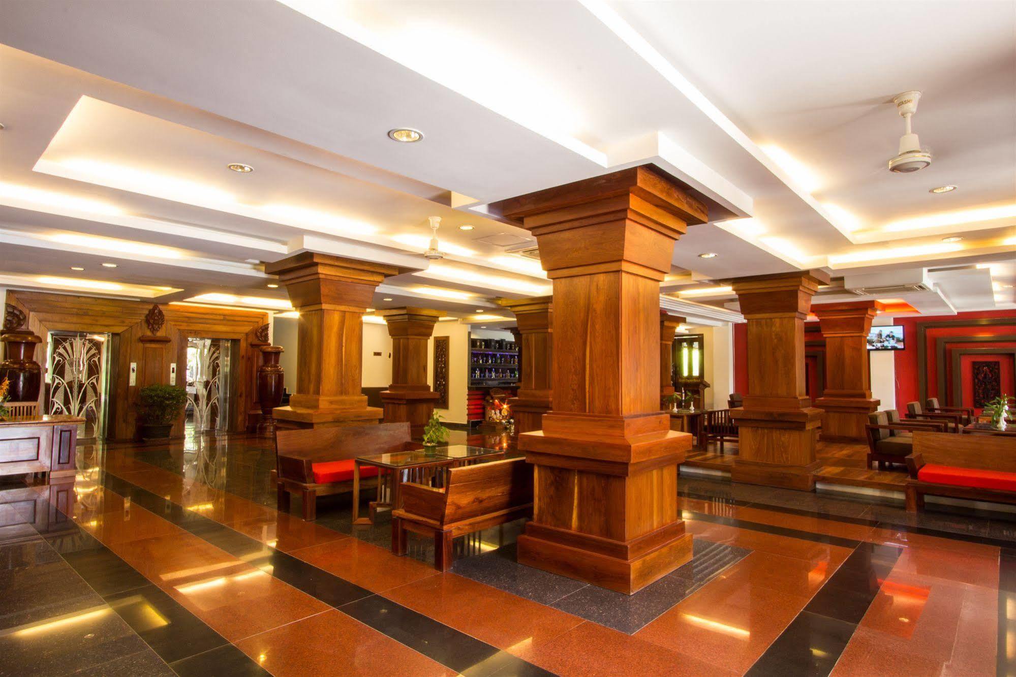 Royal Empire Premium Hotel Siem Reap Exterior foto