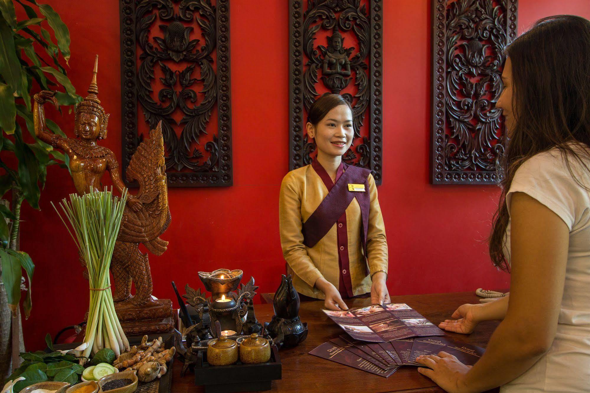 Royal Empire Premium Hotel Siem Reap Exterior foto